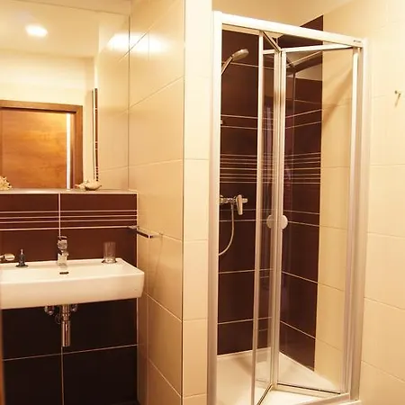 Inspirace A Wellness Self Check-in Pensión 3*